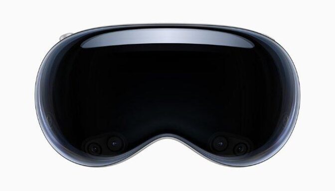 After Just A Month Of Release, Apple Is Reducing Production Of The Vision Pro Headset, Too Expensive?
