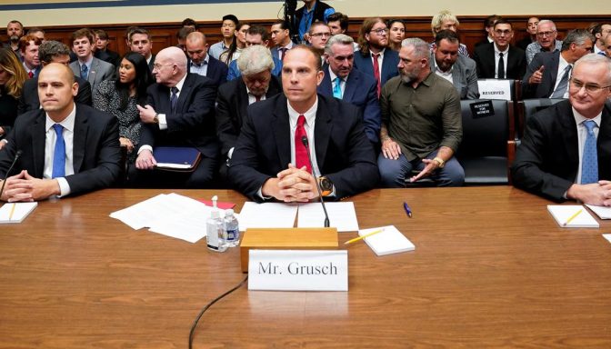 Former US Secret Service Accuses The Government Of Covering Up Information About UFOs