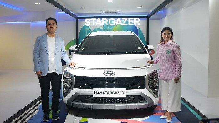 hyundai is introducing updates and new essential variants with the new stargazer d2348c0