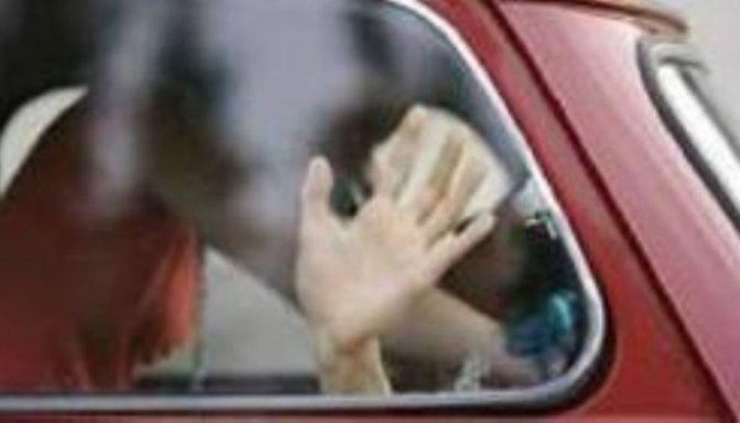 Men In China Are Shocked To See His Wife’s Car Rocking In The Parking Lot – The Ending Is Heartbreaking