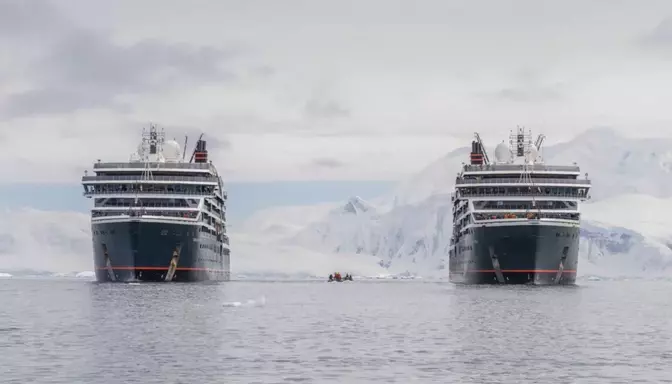 Seabourn Makes Maritime History with Antarctic Rendezvous
