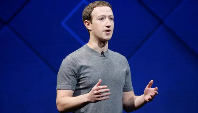 Mark Zuckerberg Belajar Jahit, Anak Jadi Modelnya