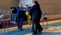 Gara-gara bendera, Delegasi Ukraina Tonjok Delegasi Rusia di Turki