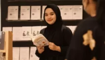 Erisca Febriani: Penulis Muda Lampung yang Sukses di Dunia Literasi