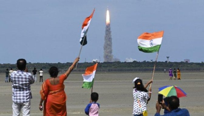 India Sukses Luncurkan Roket Ke Bulan, Misi Chandrayaan-3