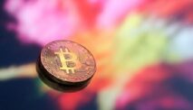 Standard Chartered Prediksi Harga Bitcoin Tahun Depan Capai Rp 1,8 Miliar