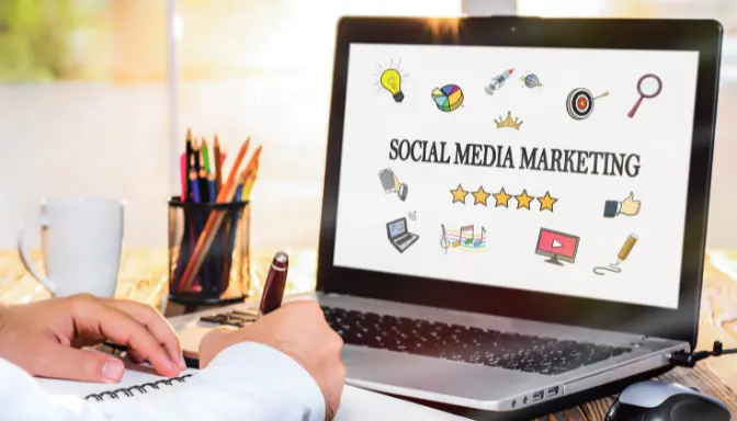 Profesi Social Media Marketing Specialist, Buat Kamu Pecinta Medsos!