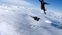 Begini Cara Kerja Gaya Gravitasi Bumi Supaya Manusia Tidak Melayang Di Udara