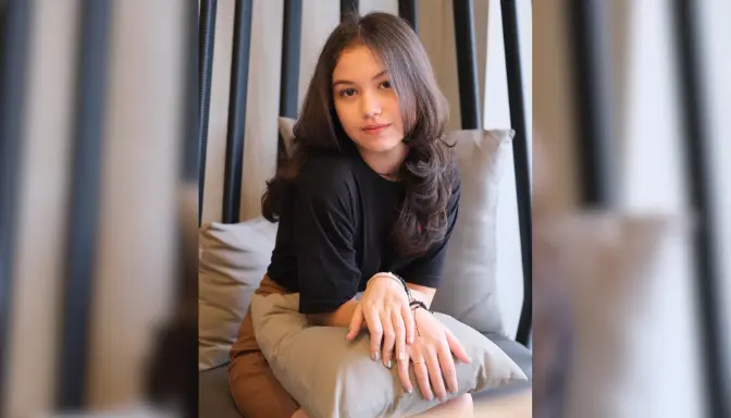 Daftar Pemain Film Munkar, Kisah Horor Balas Dendam dari Pesantren 5 Potret Saskia Chadwick sebagai Lila di Film Munkar