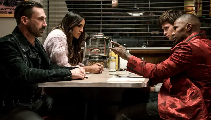 Sinopsis Film Baby Driver: Kisah Pengemudi Muda yang Ingin Lepas dari Dunia Kejahatan 2 Salah satu Adegan dialog di Film Baby Driver