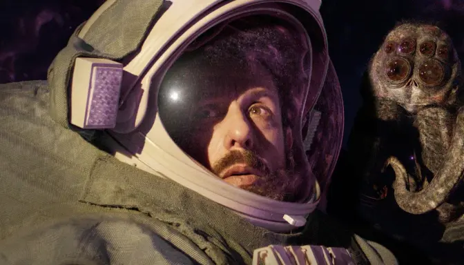 Sinopsis Film Spaceman (2024), Kisah Astronot yang Bertemu Makhluk Luar Angkasa