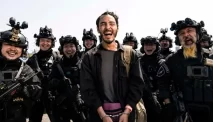 Sinopsis Film The Pig, the Snake and the Pigeon, Kisah Pembunuh Bayaran yang Dikejar Polisi dan Geng