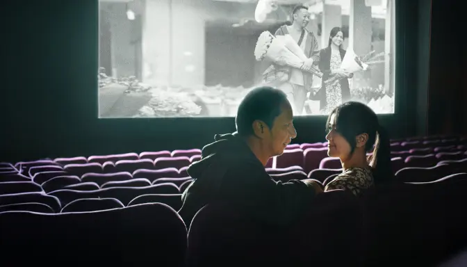 Link Nonton Film Jatuh Cinta Seperti di Film-Film, Tayang di Netflix