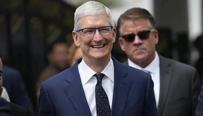 Tim Cook, CEO Apple, Pertimbangkan Fasilitas Manufaktur di Indonesia