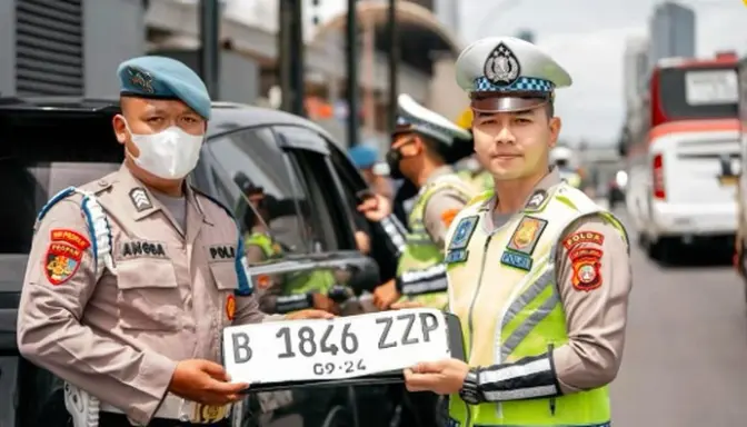 Pejabat yang Memperoleh Pelat Nomor Khusus Kode ZZ