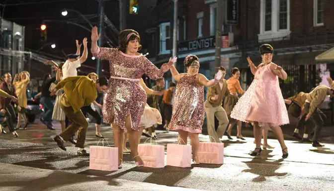 Sinopsis Film Hairspray (2007), Joget dan Nyanyi Bareng Tracy Turnblad