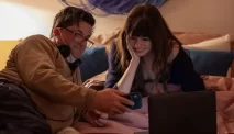 Sinopsis Film The Idea of You (2024), Kisah Cinta Seorang Janda dan Idola Populer