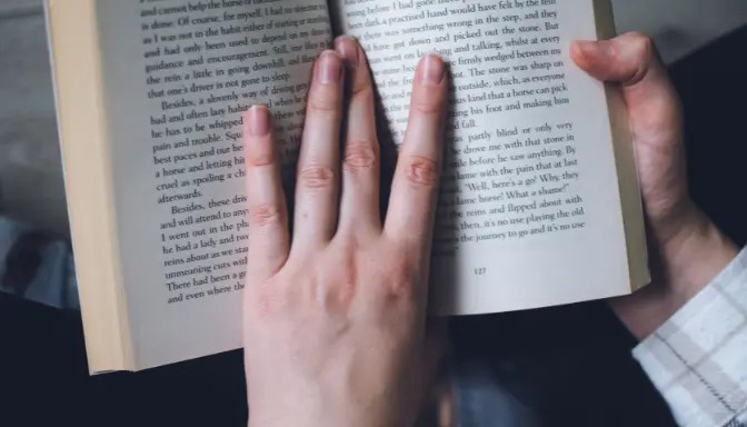 Novel Mania, Saat Imajinasi Menggila dan Dunia Kata Memikat