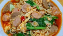 Seblak, Jajanan Pedas yang Menggoda Selera, Intip Resep Andalannya!