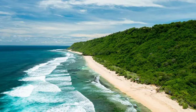 Pantai Nyang Nyang, Keajaiban Tersembunyi di Balik Bukit Bali