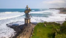 Pesona Senja Pantai Pererenan, Surga Selancar di Bali Selatan