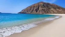 Kuta Lombok, Tempat Terbaik untuk Berselancar dan Menikmati Pantai