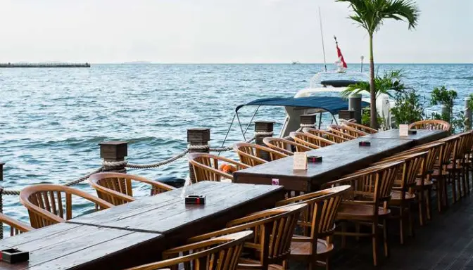 Segarra Ancol, Restoran Masakan Barat & Koktail di Tepi Pantai Jakarta
