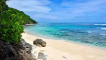 Liburan ke Pantai Green Bowl: Aktivitas, Tiket Masuk, dan Tips Wisata