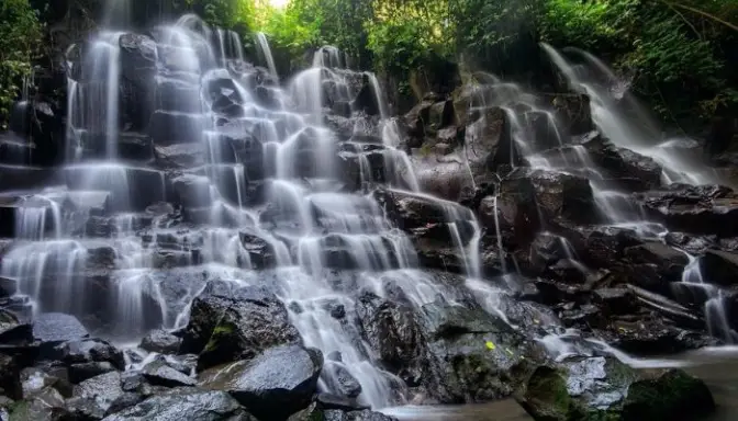 10 Wisata di Bali 2025 yang Wajib Kamu Kunjungi, dari Pantai hingga Air Terjun 9 Air Terjun Kanto Lampo: Petualangan Alam yang Segar
