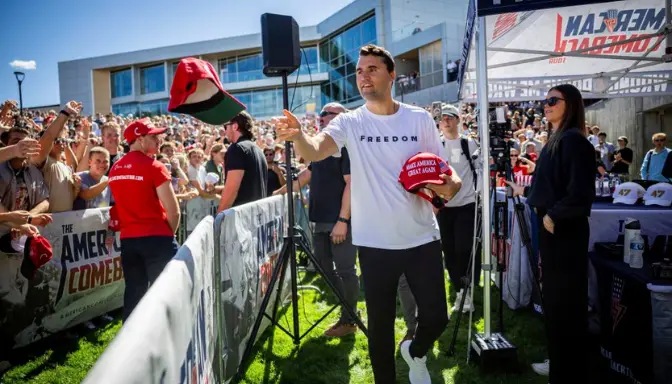 Charlie Kirk, Aktivis Konservatif dan Sekutu Trump, Tewas Ditembak di Kampus Utah