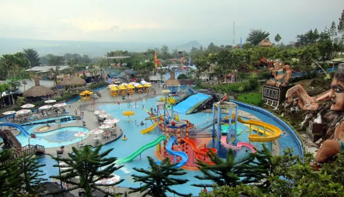 Wahana Ramah Anak dan Keluarga Jatim Park 1 - Funtastic Swimming Pool