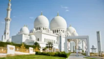 10 Destinasi Wisata Religi Populer di Indonesia, Kaya Sejarah dan Arsitektur