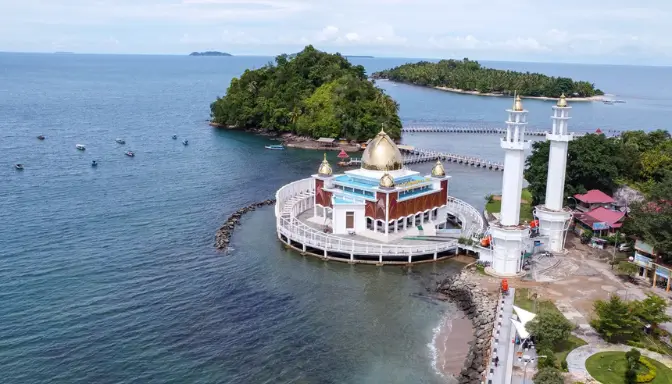 Pantai Carocok Painan, Primadona Wisata Pesisir Selatan dengan Segudang Wahana