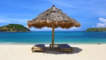 Pesona Pantai Tanjung Aan, Destinasi Eksotis di Jantung KEK Mandalika